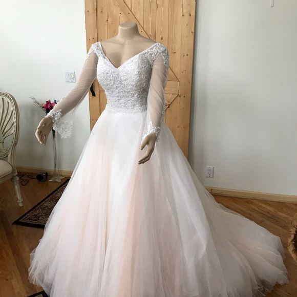 Mary’s Bridal gown size 18. Blush/Ivory - Picture 6 of 12